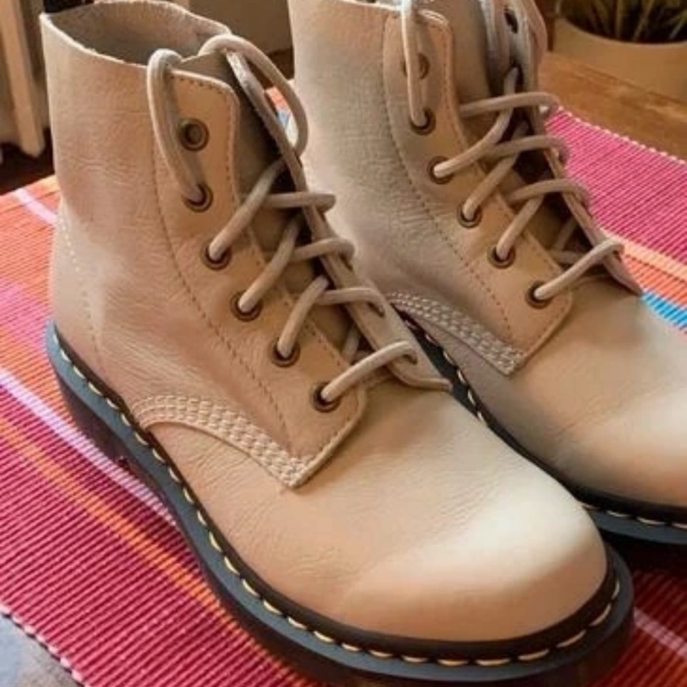 Women's Cream Lace-Up Boots